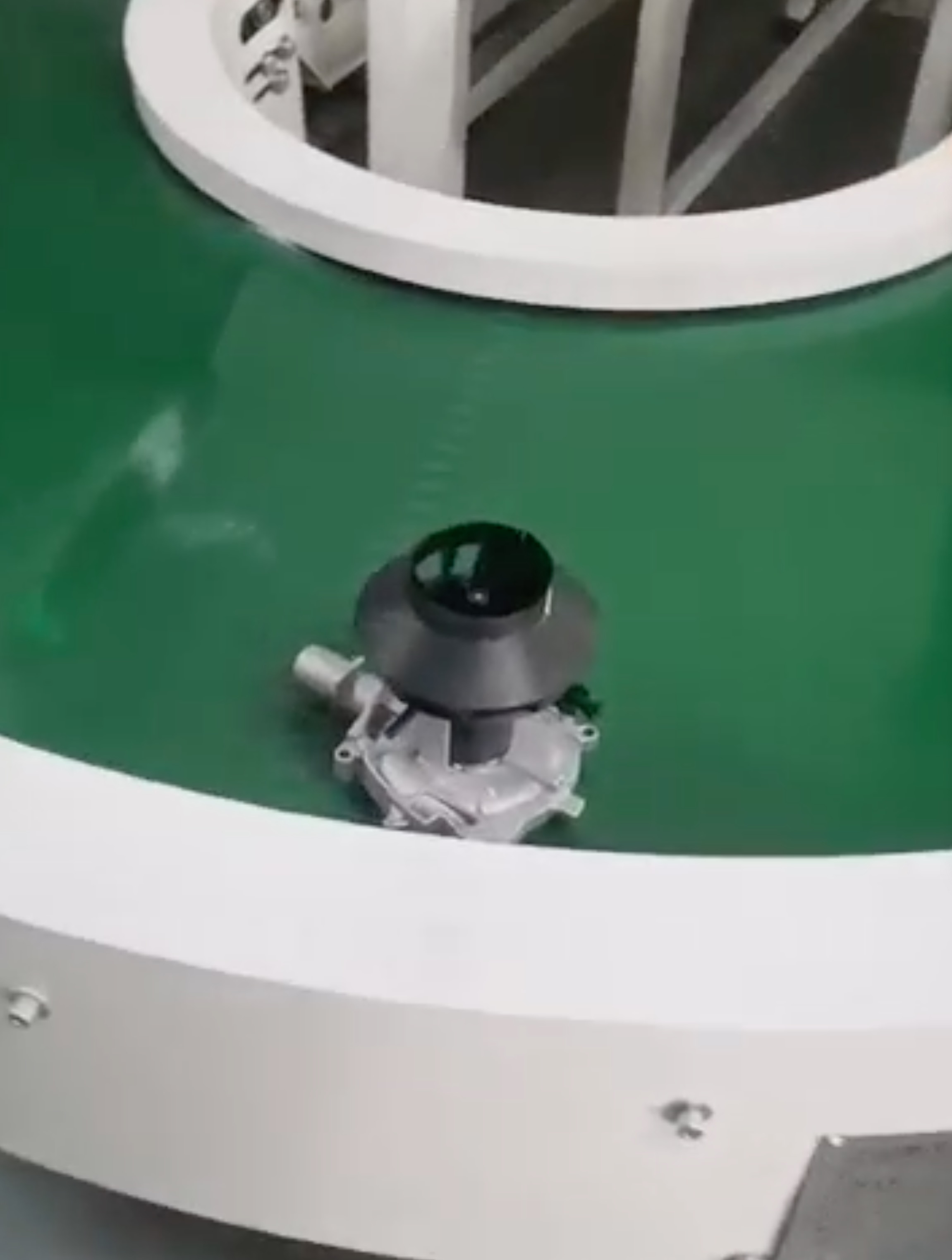 龍飛公司環(huán)形輸送線安裝完成